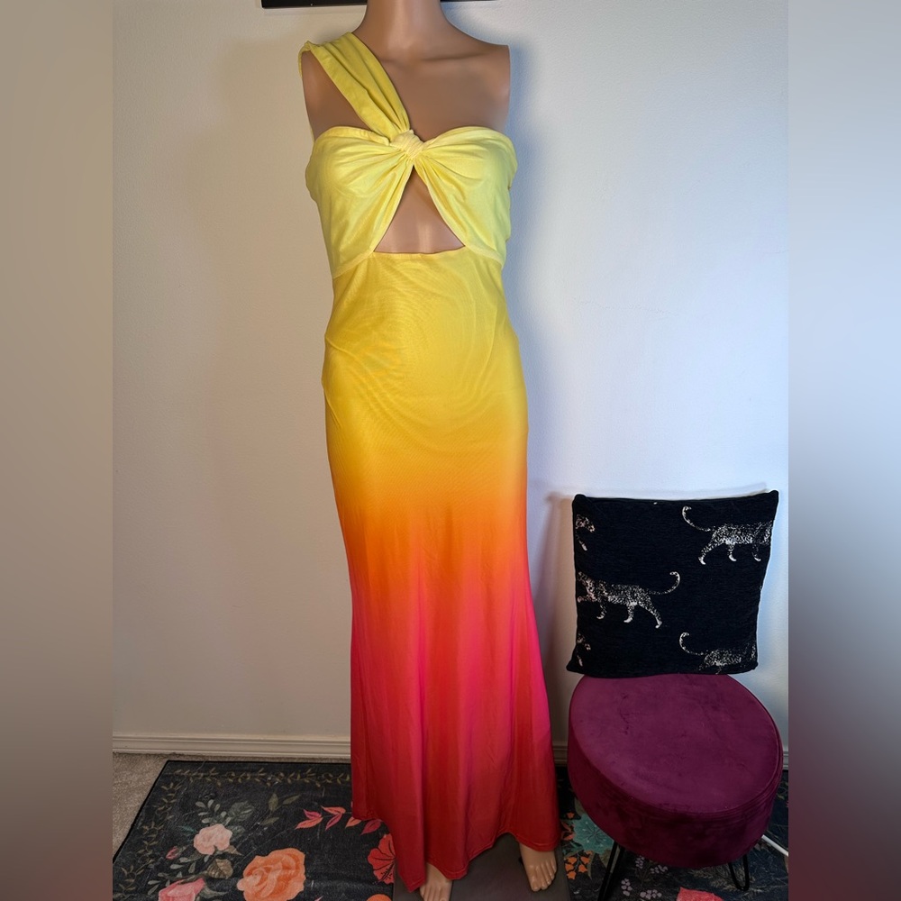 SOLD🏷️ Runaway The Label Kyree Maxi Dress in Mimosa Ombre cutout strapless - Picture 6 of 10